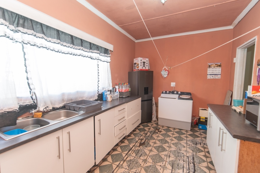 2 Bedroom Property for Sale in Korsten Eastern Cape